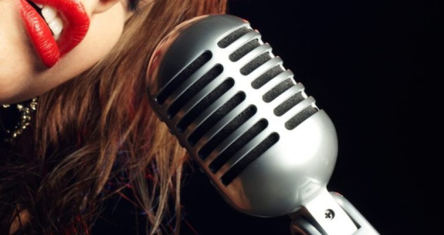 Azərbaycanlı xanım müğənni insan alverində ittiham olunur