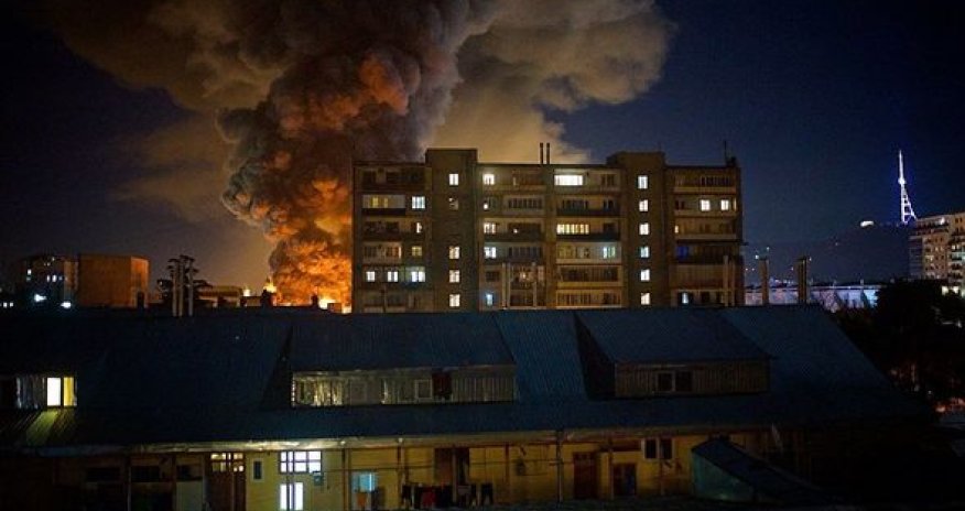 Tbilisidə bazar yandı – FOTO