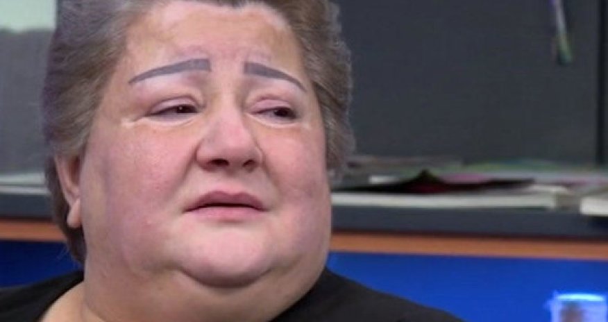 Xalq artisti efirdə ona həsr olunan ifaya hönkür-hönkür ağladı - VİDEO