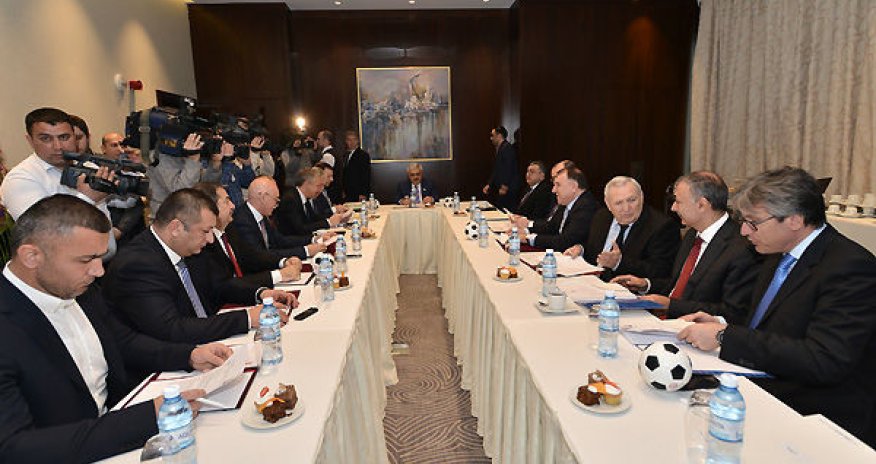 Futbol veteranlarına təqaüd ayrıldı