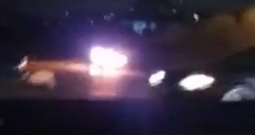 Aeroport yolunda maşın yanır - VİDEO