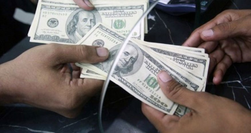 Dollar kreditlərində əhaliyə 62 qəpik endirim