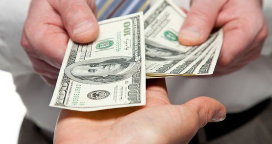 Bakıda dolların satışı dayandırıldı? – Bankların cavabı