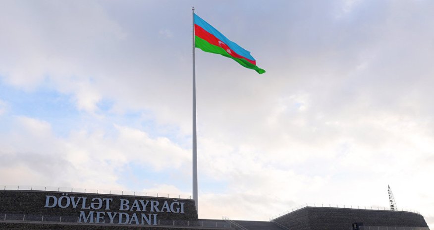 Prezident Dövlət Bayrağı Meydanında olub