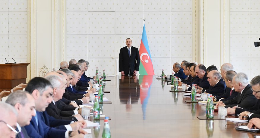 Ən iri məmurlar postunu itirir - Yerlərinə kimlər gəlir? 