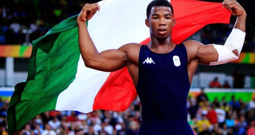 Dünya çempionuna Bakıda “Formula-1” bileti hədiyyə olundu