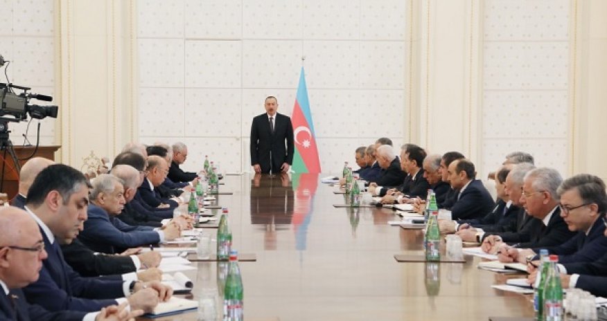 Məmurlara fantastik maaş təklif edildi – Səbəb