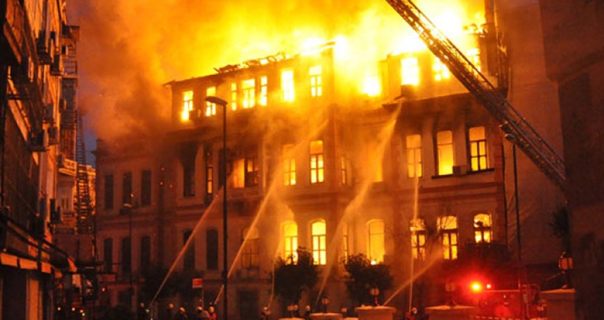 В Хачмазе сгорела школа