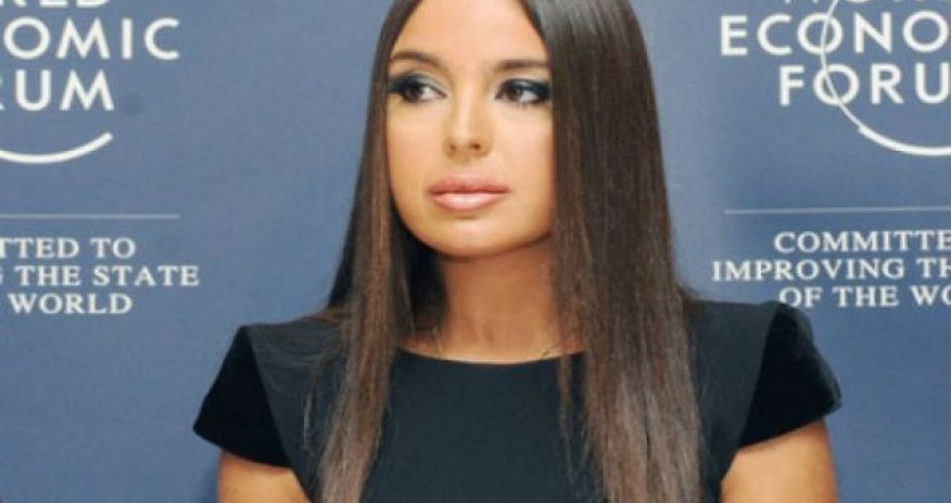 Leyla Əliyeva babası ilə uşaqlıq fotosunu paylaşıb - FOTO