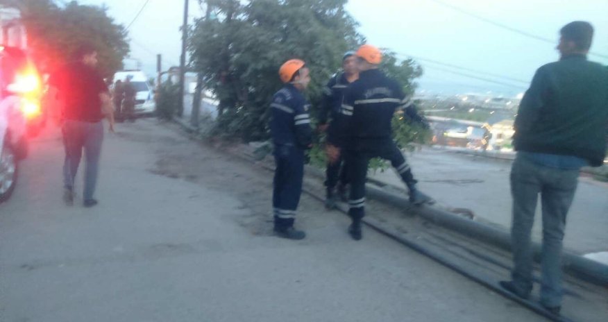 Bayılda 3 ev dağıldı, sakinlər gecə ilə köçürüldü