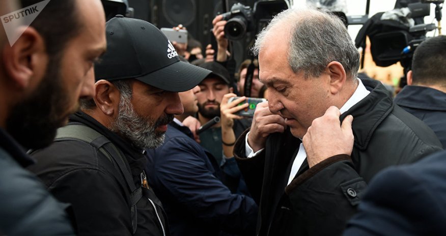 Paşinyanla Sarkisyan Gürcüstana gedir