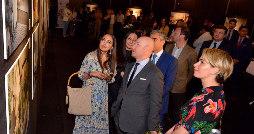 Leyla Əliyevanın rəsmləri nümayiş etdirilir - FOTOLAR