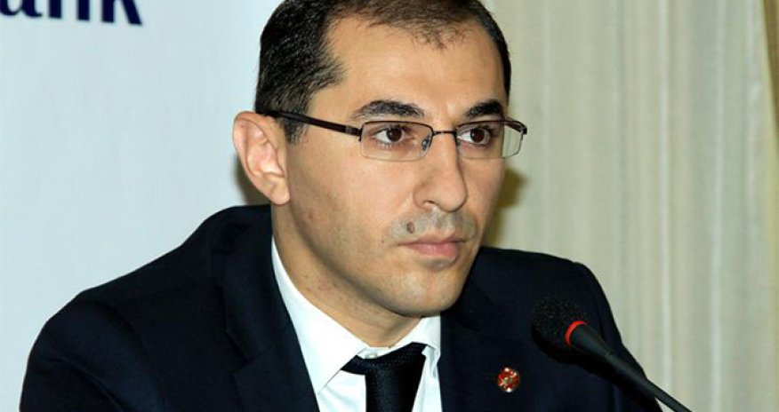 Erməni nazir Azərbaycan qızıllarını oğurlayır