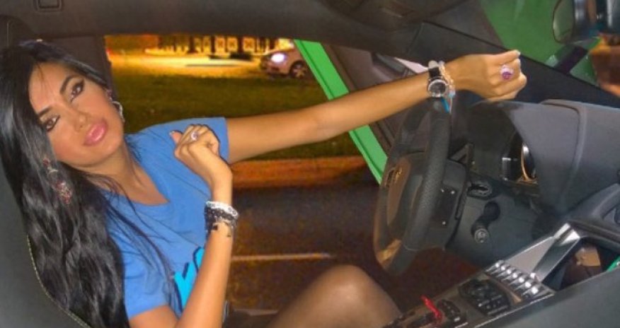 Azərbaycanın varlı qızlarının dəbdəbəli həyatı - FOTOLAR