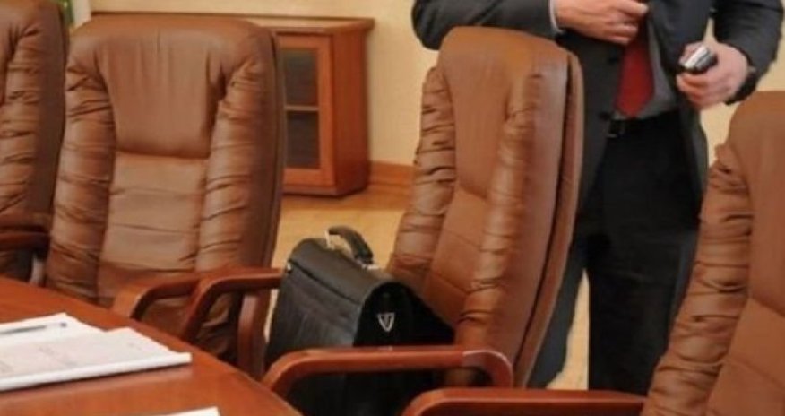 Yüksək rütbəli məmur İSTEFA VERDİ - FOTO