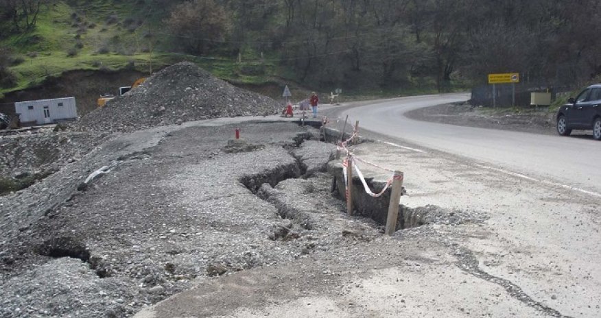Azərbaycanda bu yol çökdü