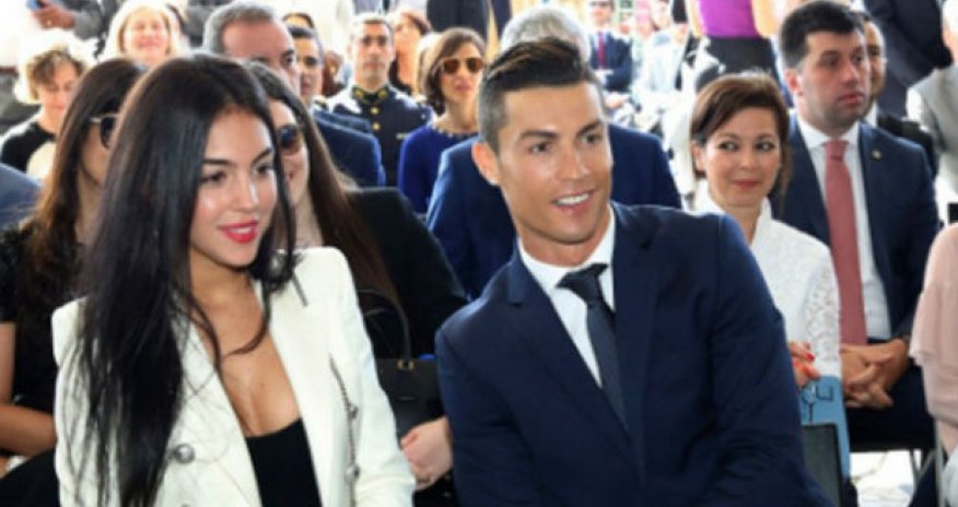 Ronaldudan sevgilisinə milyonluq hədiyyə  