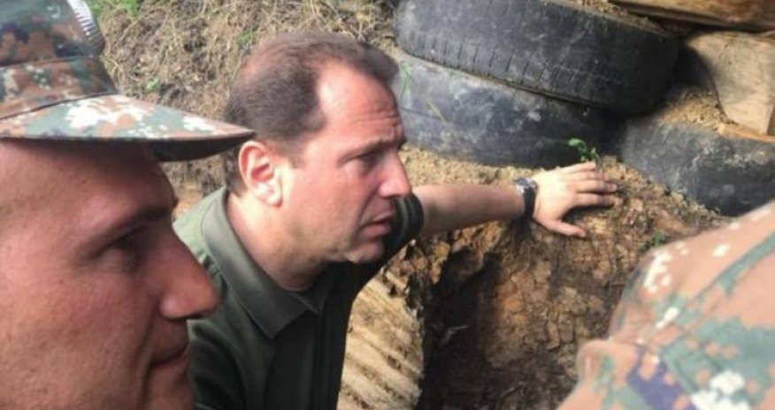 Tonoyan səngərdən döyüş əmri verdi