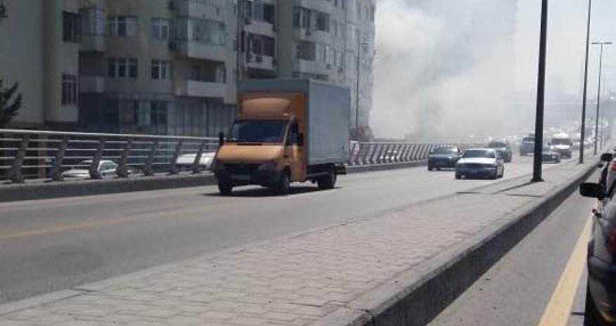 Bakıda bina yanıb - Fotolar + Video