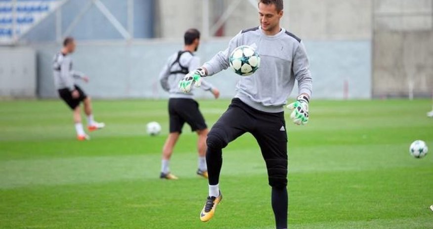 “Qarabağ” daha bir legioneri ilə vidalaşdı