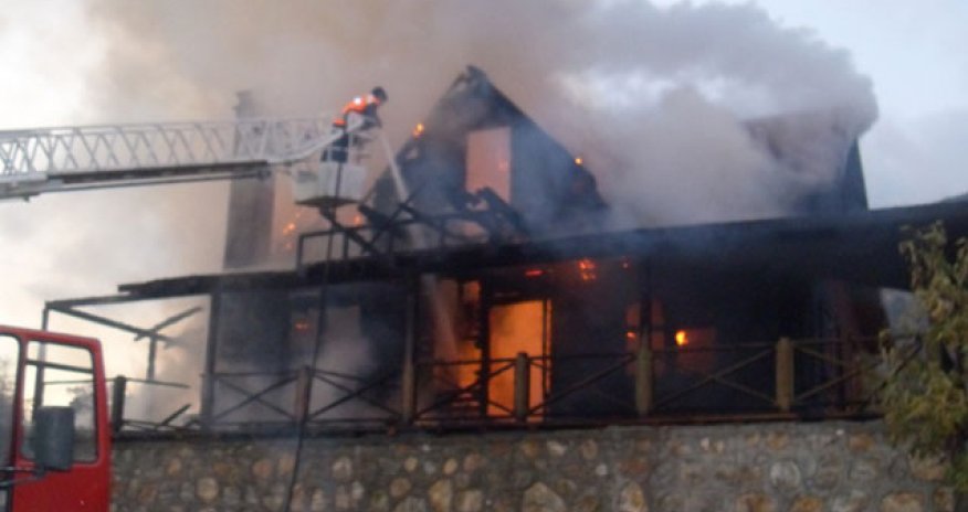 Ziya Məmmədovun Bakıdakı villası yanır