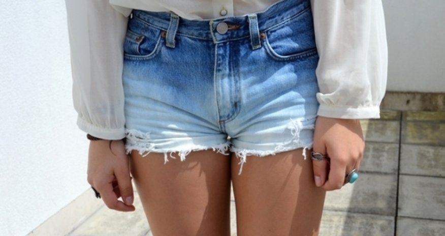 Şortik geyindi, universitetdən qovuldu