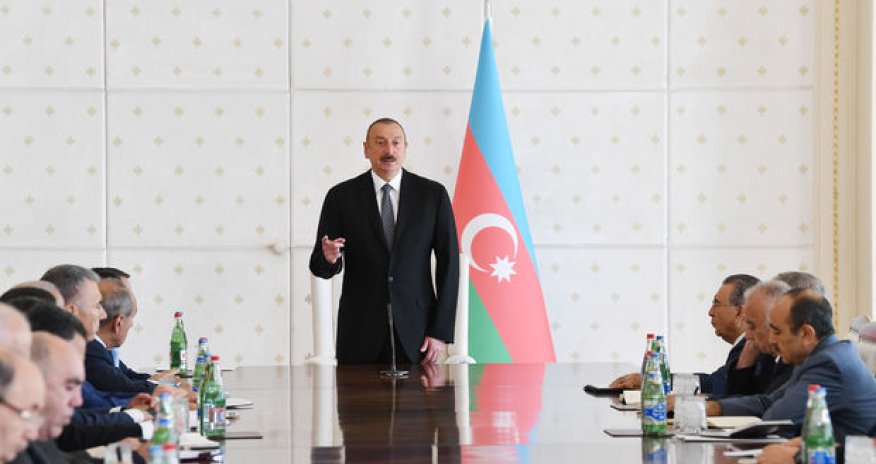 İlham Əliyev iclas keçirdi - TAM VERSİYA