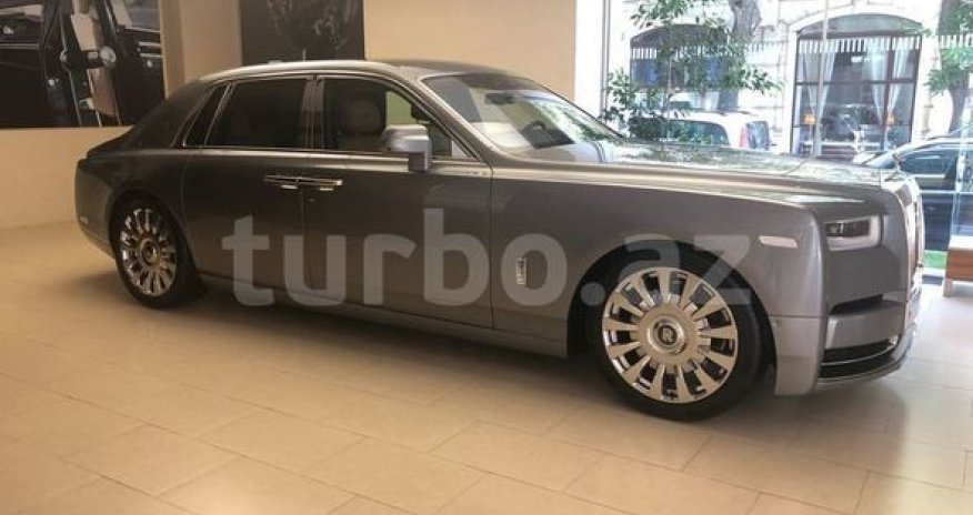 Продается самый дорогой автомобиль в Баку - ФОТО