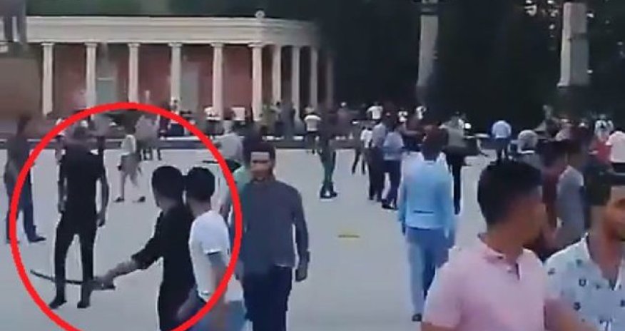 Gəncədə polisi xəncərlə öldürən Rəşadın görüntüləri yayıldı - VİDEO