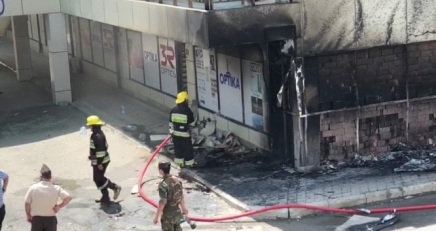 Ticarət mərkəzində yanğın – 2 yaralı