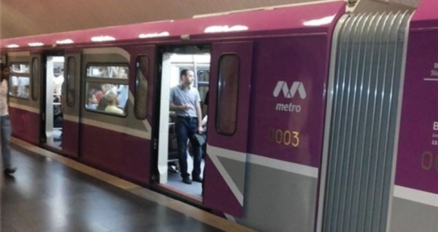 Bakı metrosunda həyəcanlı anlar - VİDEO