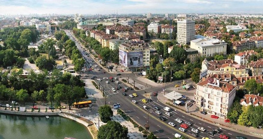 Ermənilər bu şəhərdə at oynadır: kriminal qanunlar…