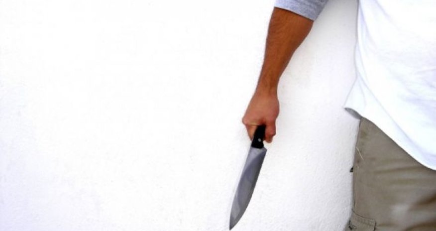 Bakıda dəhşət: oğlan ürəyindən bıçaqlandı