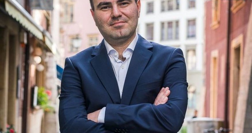 Мамедъяров начал с победы