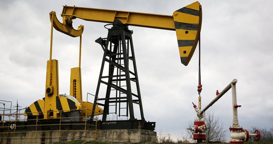 Нефть подешевела