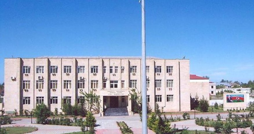 İcra başçısı əsgər anasının evini sökdürüb yerində şadlıq sarayı tikdirir? - Açıqlama