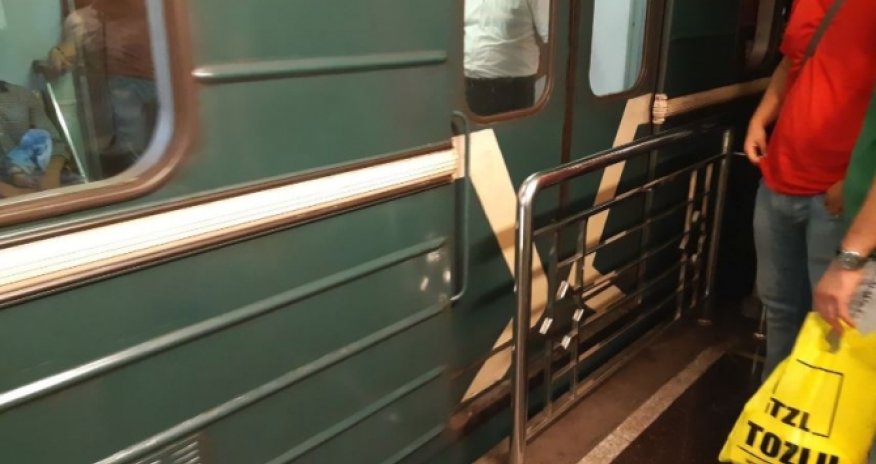 Bakı metrosunda maşinistdən qəribə addım - VİDEO