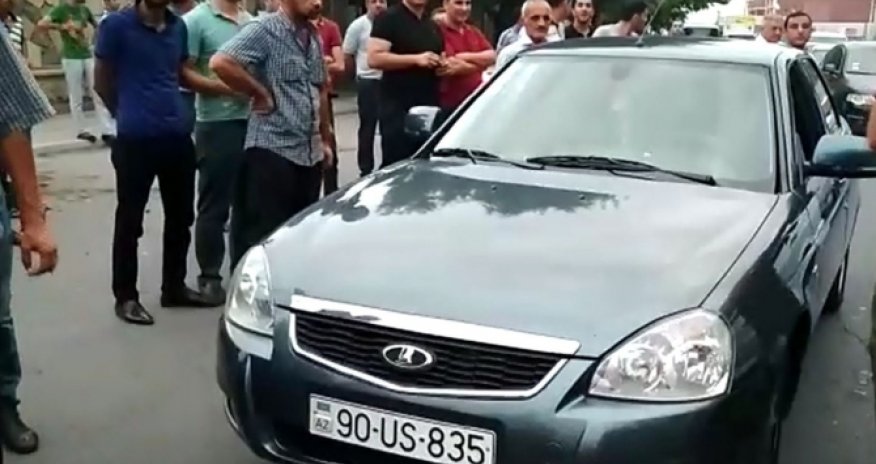 Yol polisi ilə sərxoş sürücü arasında dava – VİDEO