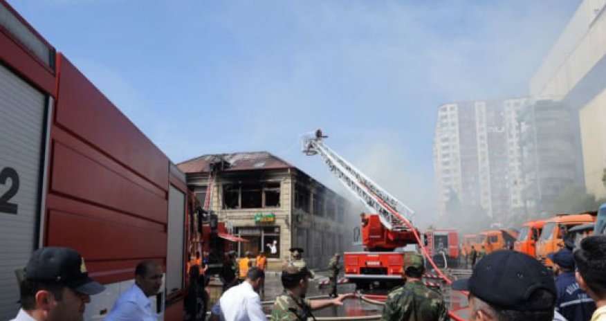 Sumqayıtda yaşayış binasında yanğın — Sakinlər təxliyə edilib