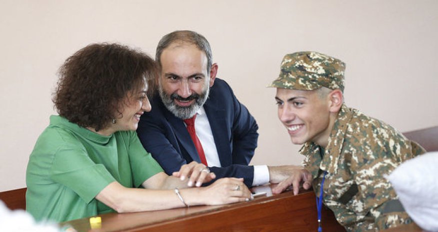 Şəhid bacısından Paşinyanın arvadına tutarlı cavab