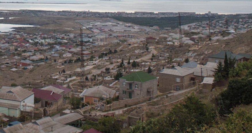 Millət vəkili sənədsiz evlərdən danışdı