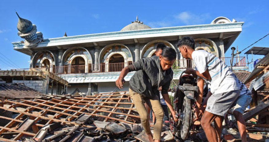 Güclü zəlzələ: ölənlər arasında azərbaycanlı varmı? – Rəsmi