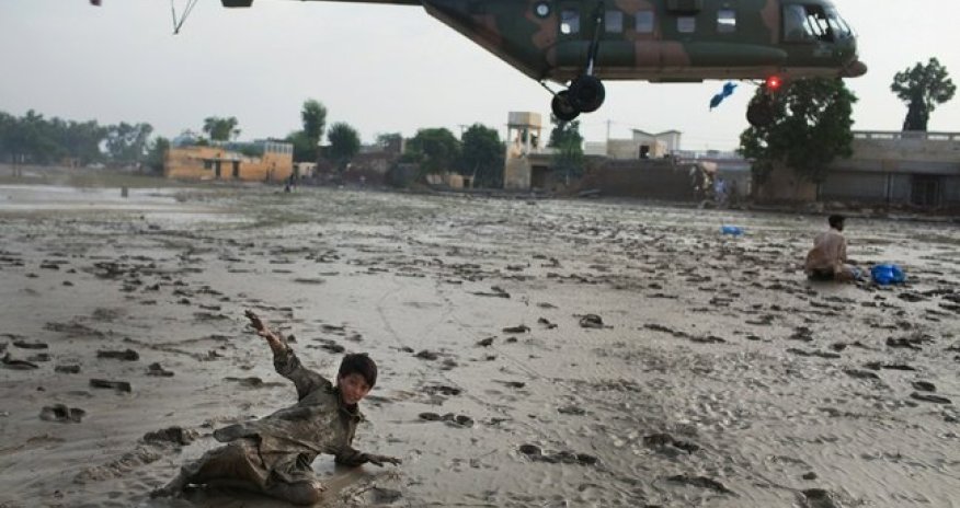 Azərbaycanda bu kəndlərlə əlaqə kəsildi - Əhali helikopterlə çıxarılır