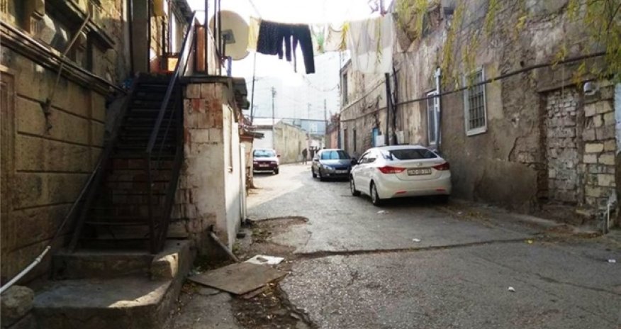 Bakının bu ərazisi də sökülür