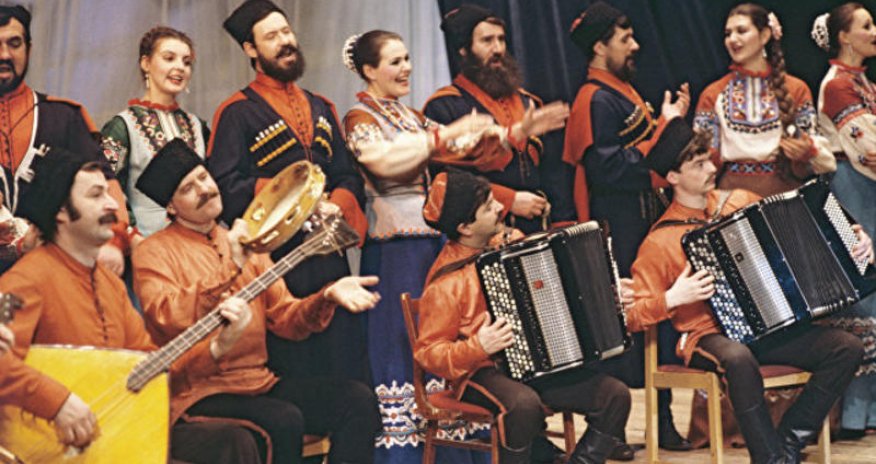 Putin toyda rəqs etdi – Video