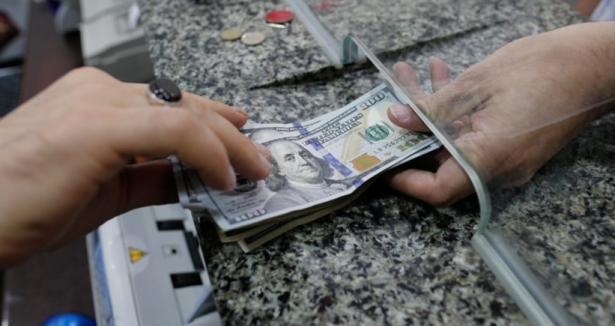 Azərbaycanda dollara təlabat artacaq - Ekspertdən xəbərdarlıq