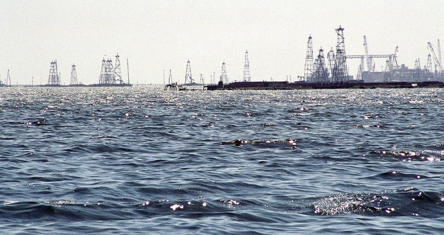 Xəzərdə süni ada yaradıldı