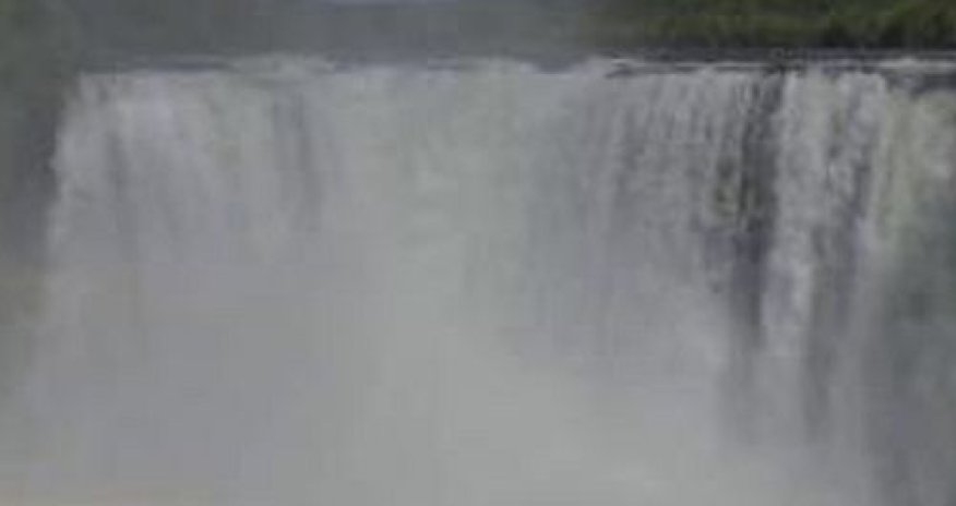 30 metrlik şəlalədən tullandı və ...- VİDEO