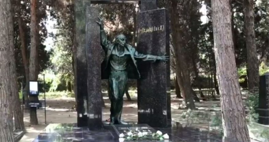 Lütfi Zadənin məzarının üstü götürülüb – VİDEO