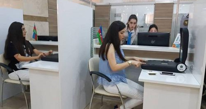 Началась выдача новых удостоверений личности